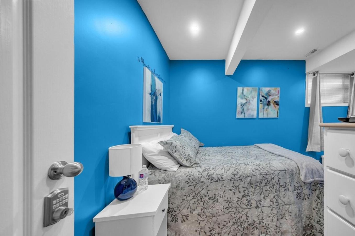 52-3 Bed Suite On Lake Central Ac By Airport 卡加利 外观 照片